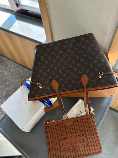 LV PURSE