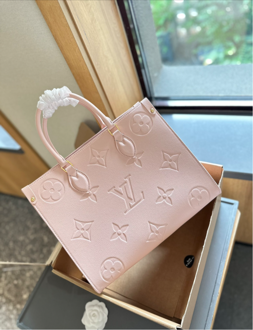 LV PURSE