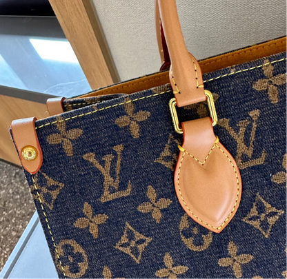 LV PURSE