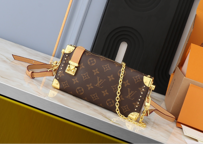 LV PURSE