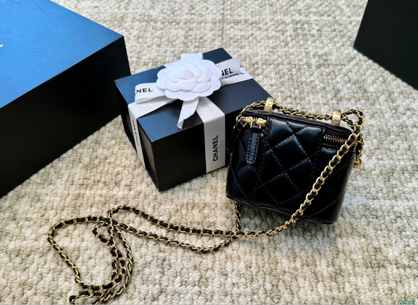 CHANEL MINI PURSE