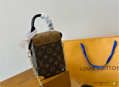 LV PURSE