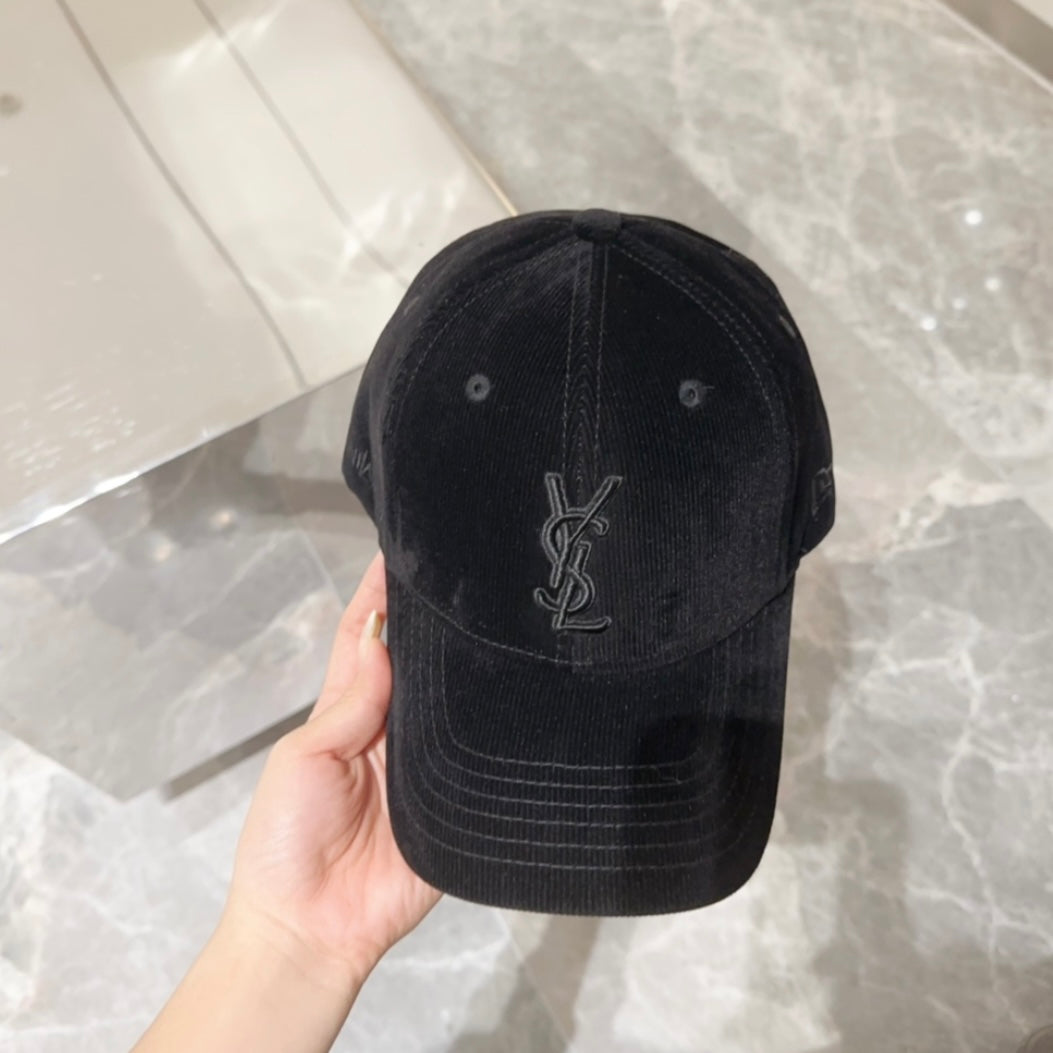 PRADA CAPS