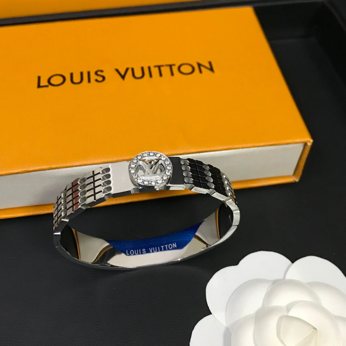 LV BRACELET