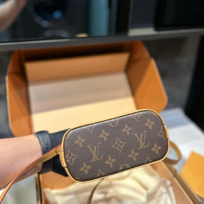 LV PURSE