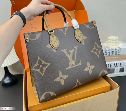 LV PURSE