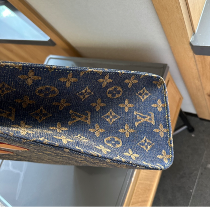 LV PURSE