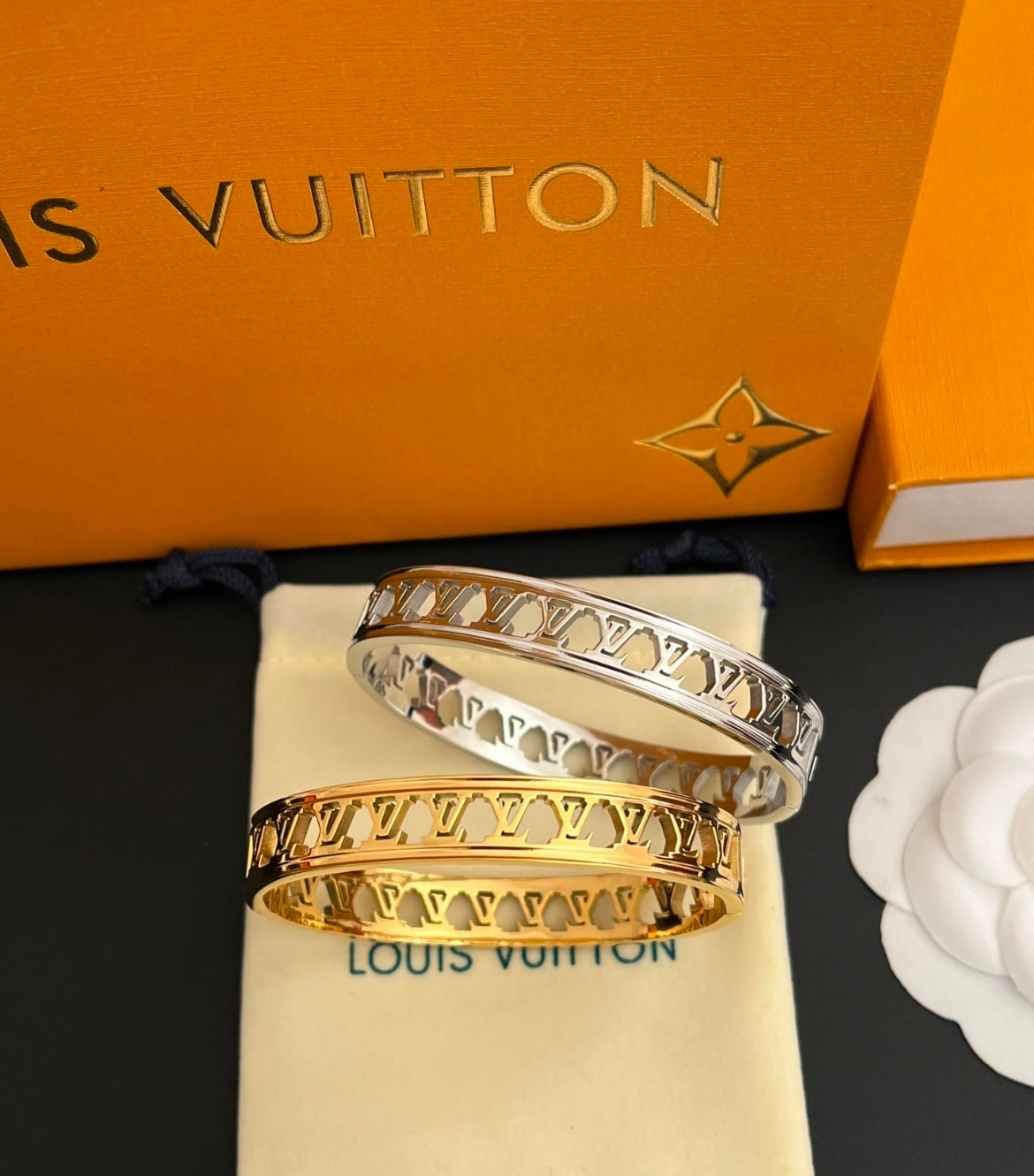 LV BRACELET