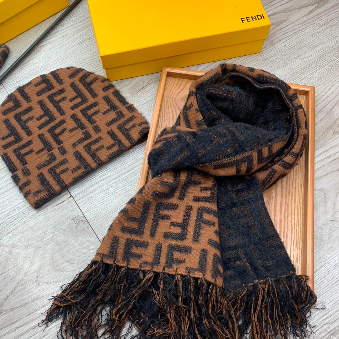 FENDI BEANIE & SCARF SET