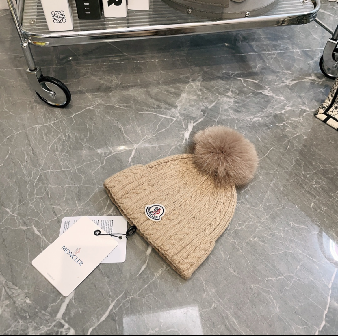 MONCLER BEANIE W/FUR