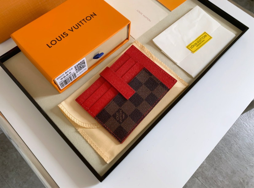 LV WALLET