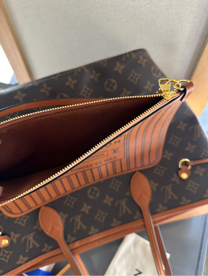 LV PURSE