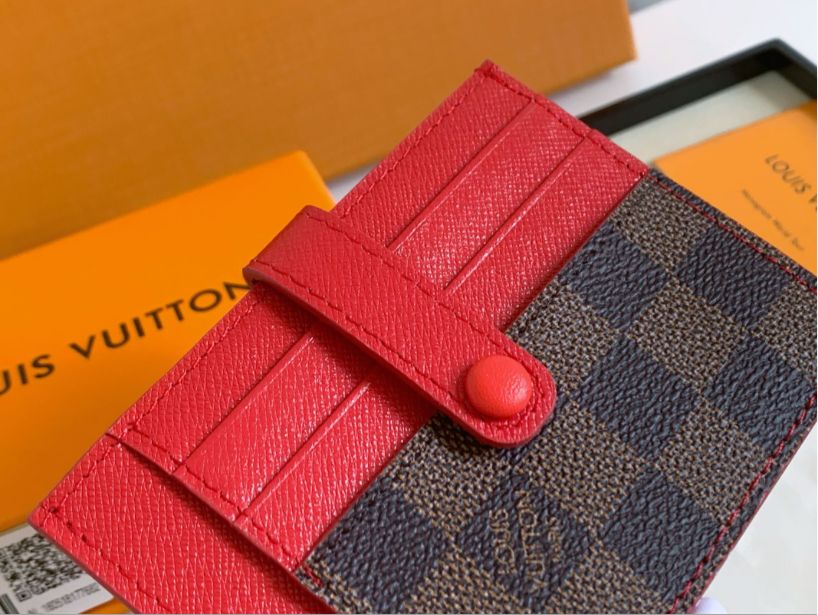 LV WALLET