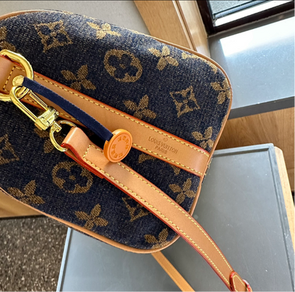 LV PURSE