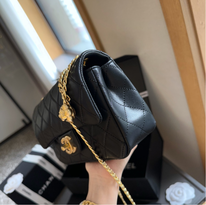 CHANEL PURSE