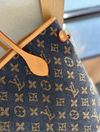 LV PURSE