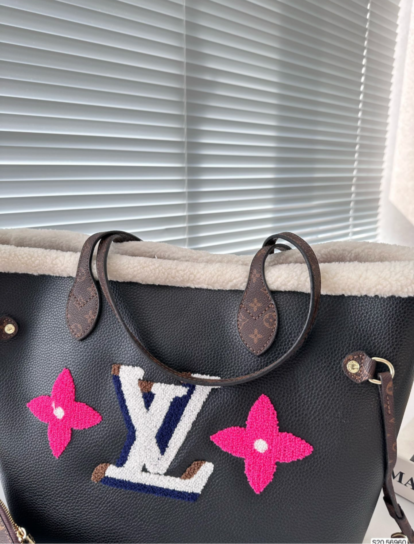 LV NEVERFULL PURSE