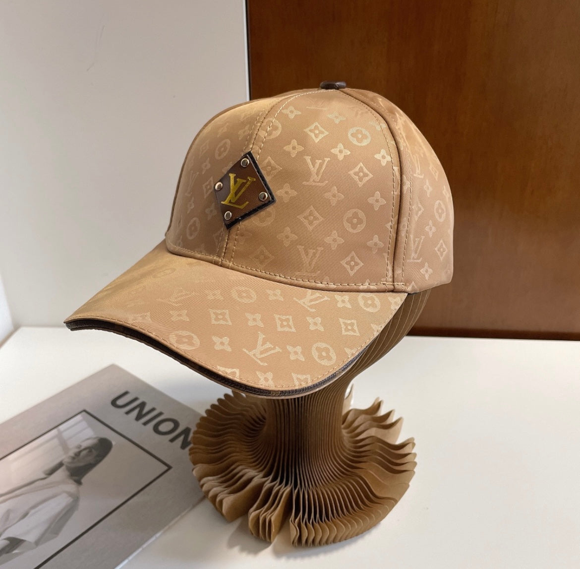 LV CAPS