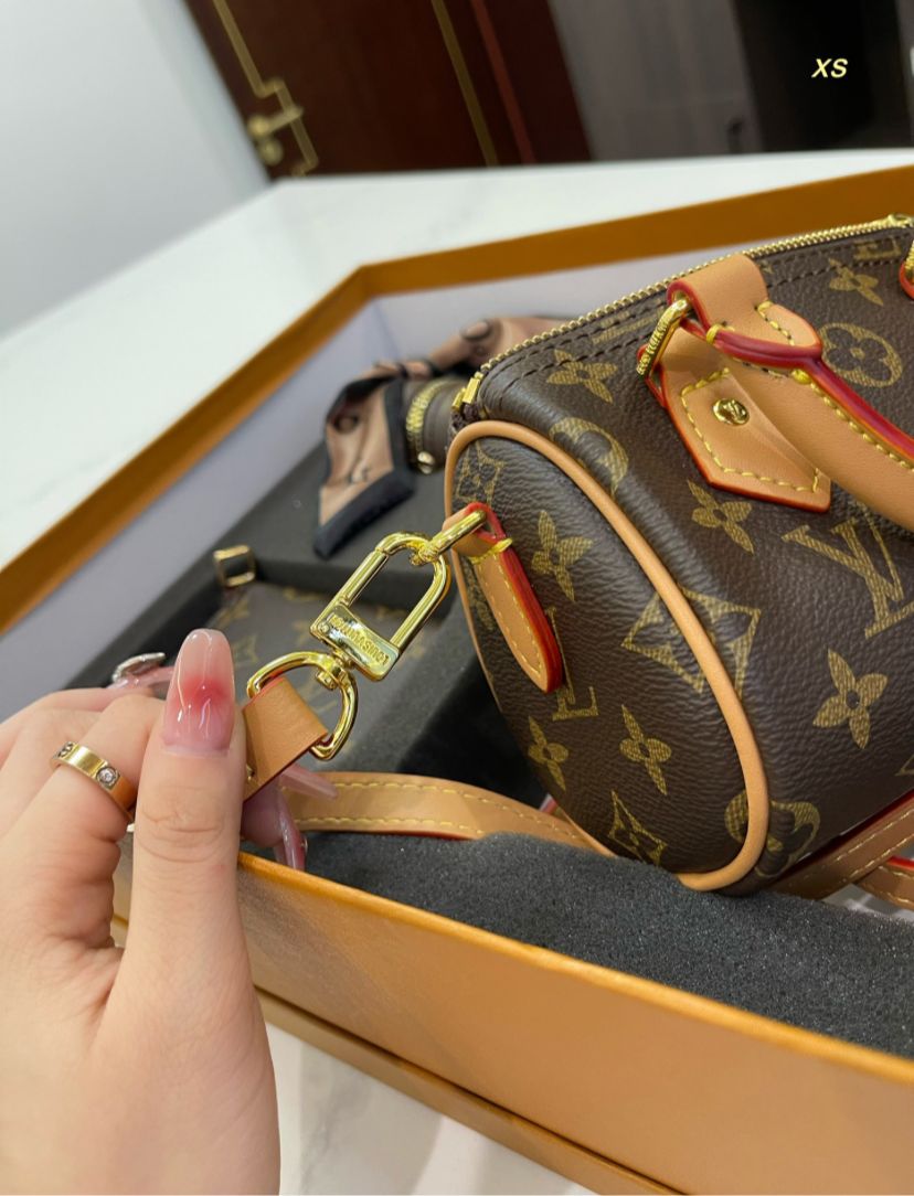 LV PURSE SET