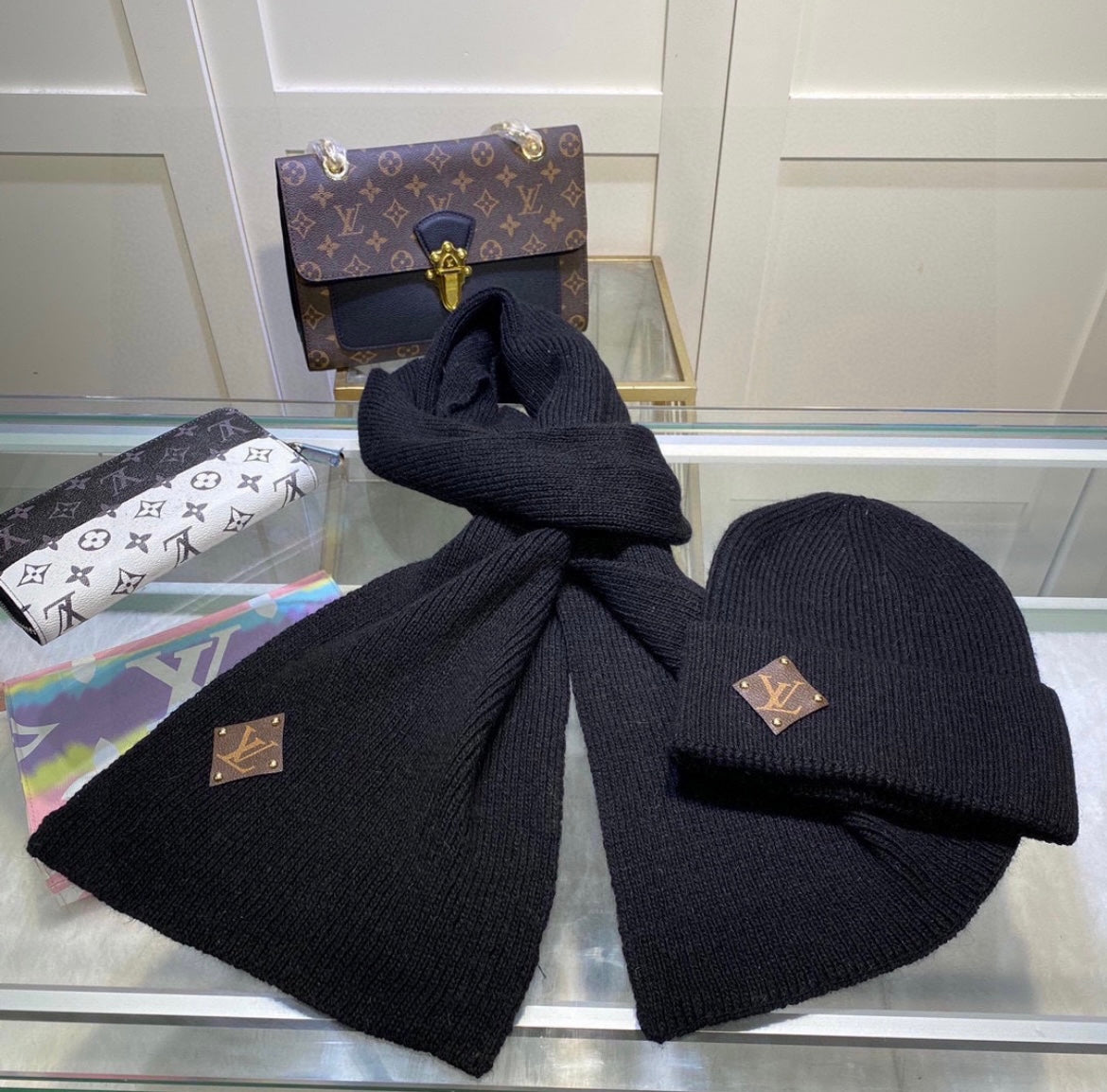 LV BEANIE & SCARF SET