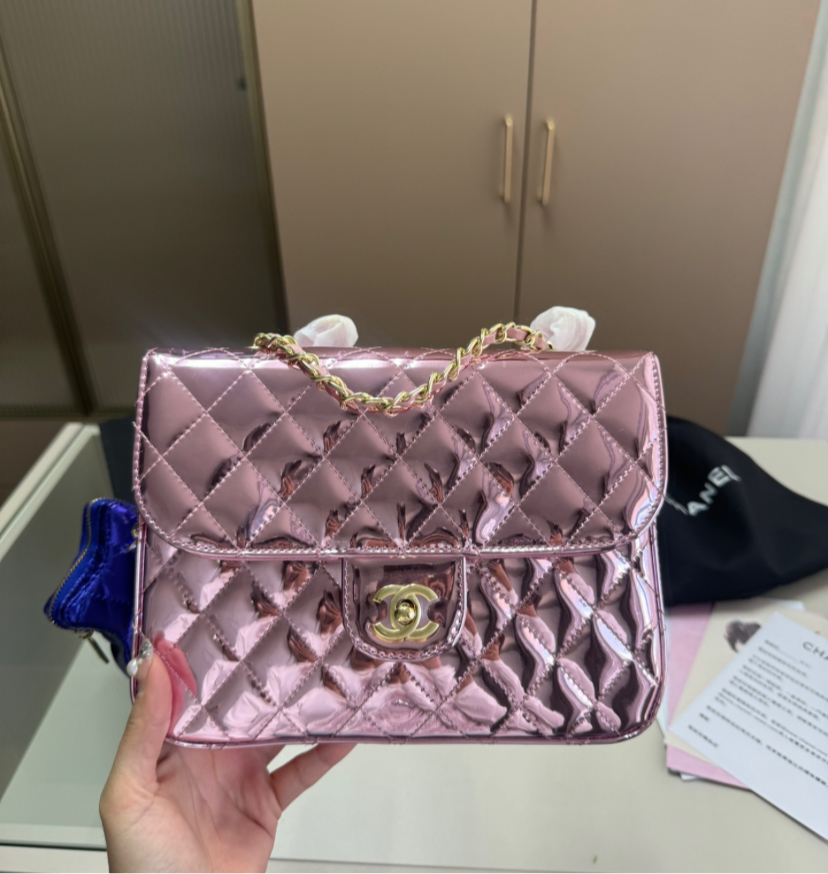 CHANEL BAG W/STAR COIN