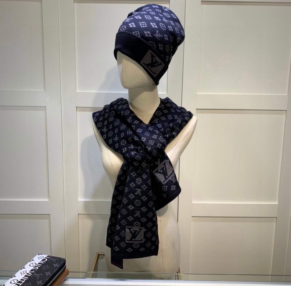 LV BEANIE & SCARF SET