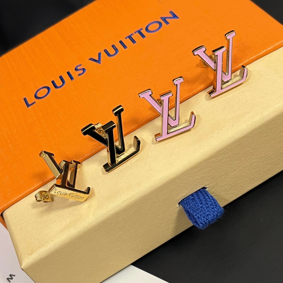 LV EARRINGS