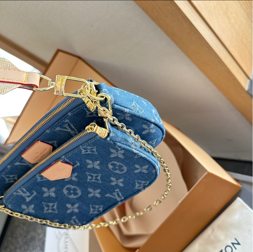 LV PURSE