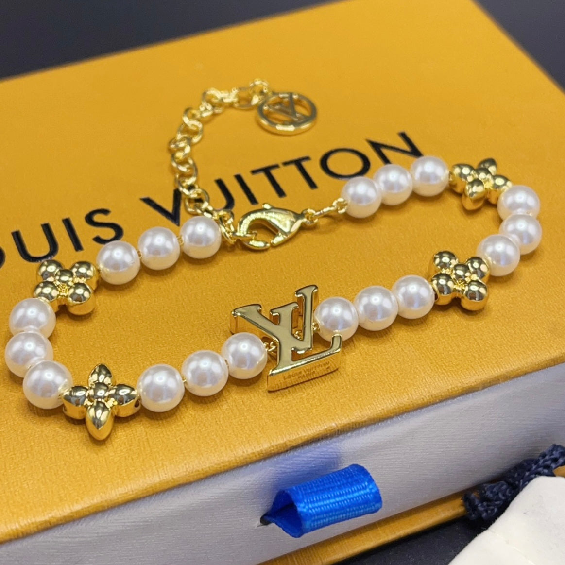 LV BRACELET