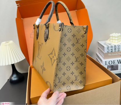 LV PURSE