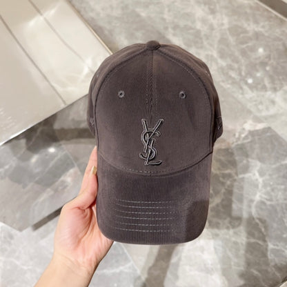 PRADA CAPS