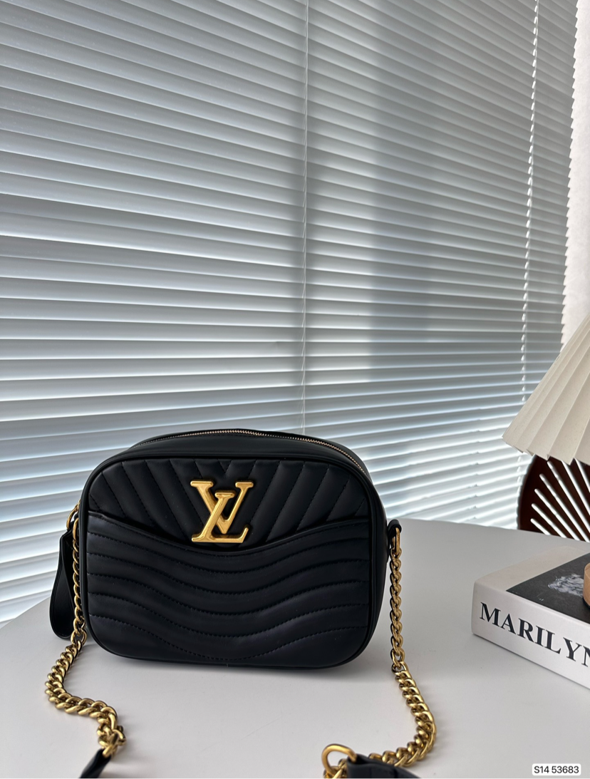 LV PURSE