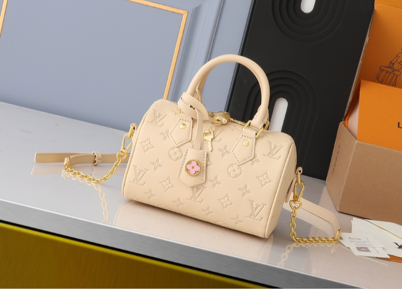 LV PURSE