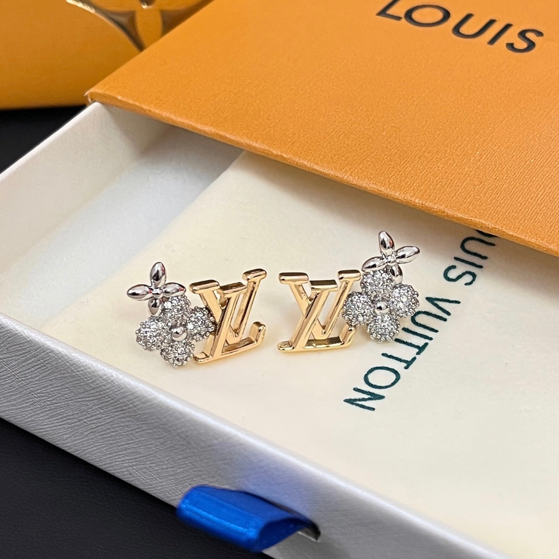 LV EARRINGS