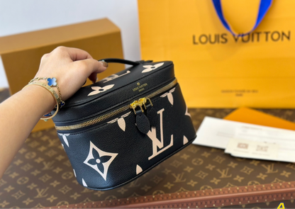 LV PURSE