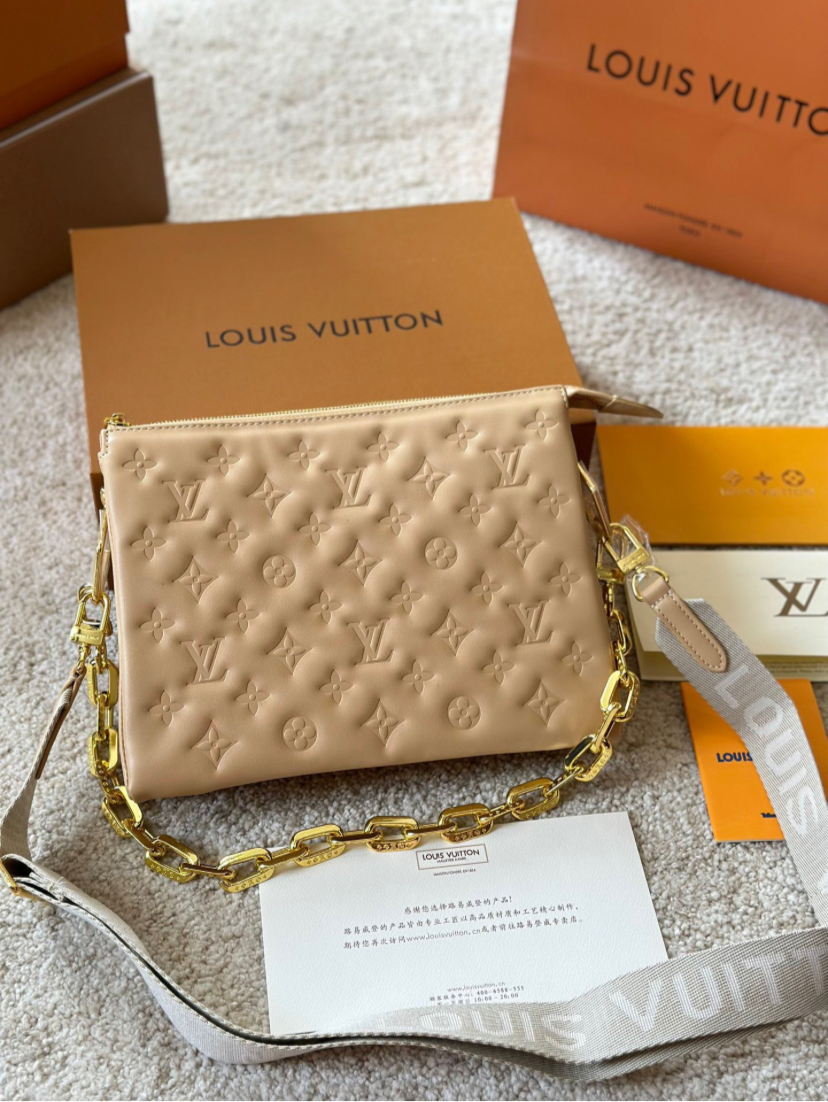 LV PURSE