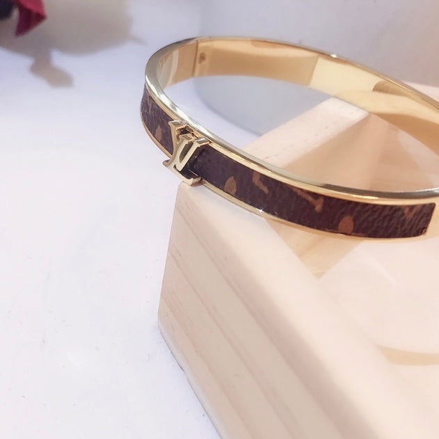 LV BRACELET