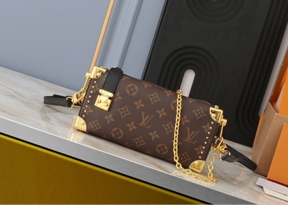 LV PURSE