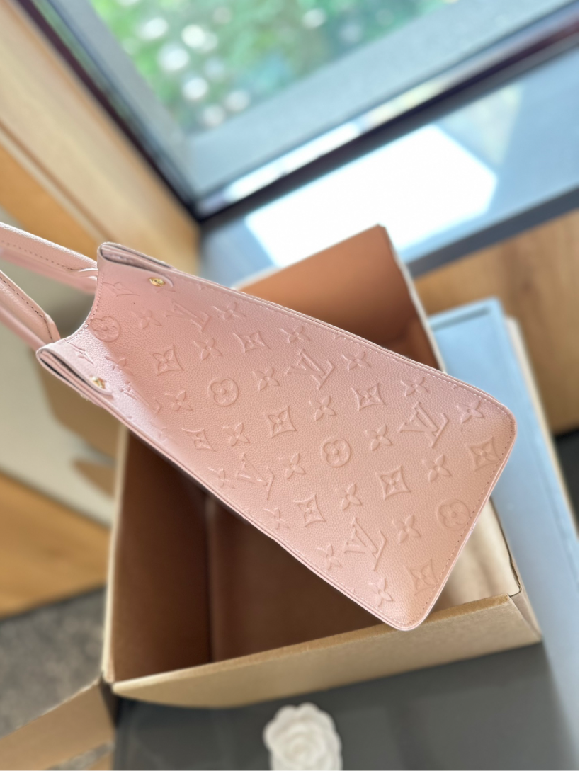 LV PURSE