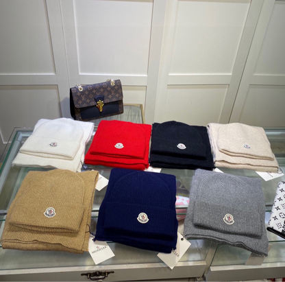 MONCLER BEANIE & SCARF SET